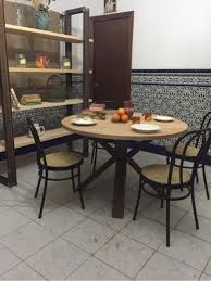 Ubicada al sur de madrid, a 10 minutos de la estación de tren puente alcocer, con superficies piso de segunda mano en edificio residencial en el barrio de puente de vallecas del municipio de madrid, provincia de madrid. Pin En Mesa Estilo Industrial