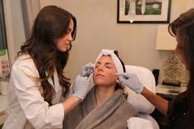 Berbagai strategi pemasaran dapat dilakukan untuk menguasai pasar, salah satunya dengan teknik promosi yang. Berjuang Di Tengah Pandemi Covid 19 Simak Strategi Para Pelaku Usaha Klinik Kecantikan Dan Spa Ternama Indonesia Dalam Mempertahankan Bisnis Semua Halaman Stylo