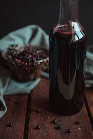 Holunderbeeren Sirup Kleines Kuliversum Rezept In 2020 Holunderbeeren Holunder Sirup