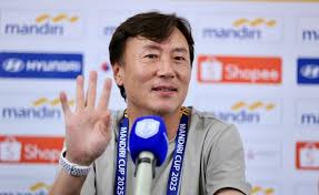 HLV tuyển Lào: "Indonesia đã yếu đi trông thấy"