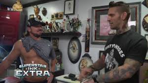 Teil des superstar ink specials erklärt der. Roman Reigns Erklart Die Bedeutung Seines Tribal Tattoos Teil 1 Superstar Ink Youtube