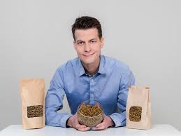 Alimentation Insectivore Apres Le Grillon La Larve De Mouche Novae