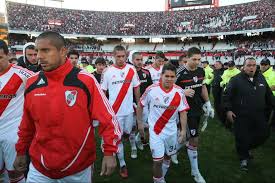 Tras la negativa de presentarse a disputar los partidos correspondientes a la copa de la superliga de argentina, en caso de acumular tres ausencias, de acuerdo al reglamento, podrían descender a la categoría b, directo y sin escalas. Lo Mandaron Oscar Ruggeri Opino Sobre El Descenso De River La Nacion
