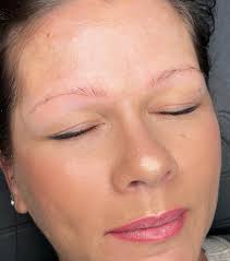 Check out how natural these nano brows are by our Artist Alex 👩🏼‍🎨🙌🏼  Swipe for a before!! @alex.revealmedispa @alexdevolin