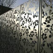 Moderne Gartenzaune Schaffen Sichtschutz Im Aussenbereich Gartenzaun Moderner Garten Zaun