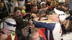 Brawl breaks out after race at texas. Nascar Stars Jeff Gordon Brad Keselowski In Massive Post Race Brawl Abc News