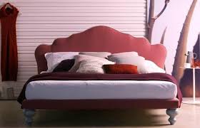 La zona notte è comprensiva di una camera padronale e cabina armadio, tre camere da letto e tre. Camera Da Letto Shabby