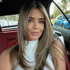 Karlie Collins's Instagram, Twitter & Facebook