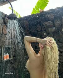 Alabama Barker Nude and Sexy Collection - Fappenist