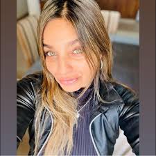 Laura Cerda (@laura.cerda.165)