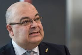 Ça n'a pas rapport comme argument»: des docteures sont irritées que les  congés de maternité soient montrés du doigt