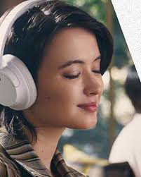 Boy gifts ancient Clovis point to Smithsonian