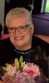 Carole Howell's Instagram, Twitter & Facebook