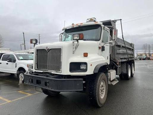 International 5600I-SBA-6X4-2004 Cab & Chassis Truck