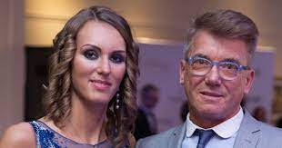 Maybe you would like to learn more about one of these? Az Unokaja Lehetne Delhusa Gjon Szerelme A 44 Ev Korkulonbseget Megsem Erzik Hazai Sztar Femina
