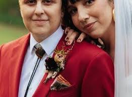 Lindsey Steck's Instagram, Twitter & Facebook