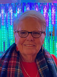 Beth Perdue's Instagram, Twitter & Facebook