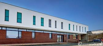Satu mare city hotel este situat in inima centrului de afaceri si cumparaturi al orasului, in apropierea centrelor de interes istoric, cultural si financiar. Locomotory Recovery Center Sara Clinic Satu Mare Sm Archicraft