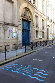 Mairie De Paris Signaletique De Distanciation 2020 Projets Studio 5 5 Signaletique Exterieure Panneau Signalisation Plan Urbanisme