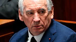 Macrons regering kollapser for anden gang på ét år: 'De falder på stribe'