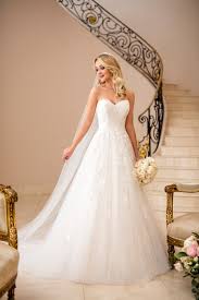 Weicher spitze mit oder ohne einer zusätzlichen leichten softtülllage. Trendfarben Brautkleider Brautmoden Boos