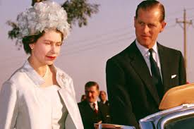 Prince philip, duke of edinburgh, görögül: Fulop Herceg Durvan Leszolta A Feleseget Erzsebet Kiralyno Kiakadt A Kommentjen Vilagsztar Femina
