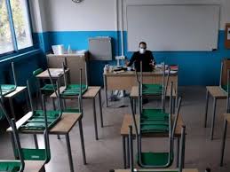 Dal 1973 ai giorni nostri si è spinta per esempio di ben otto anni l'età media in cui gli uomini formano una famiglia: Riapertura Scuole Superiori L 11 Gennaio Anche In Zona Arancione Corriere It