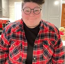 Caitlin Campbell's Instagram, Twitter & Facebook