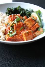 Decouvrez Comment Transformer Le Traditionnel Poulet Au Beurre En Une Delicieuse Recette Vegetarienne A Base De Tofu Poulet Au Beurre Recette Vegetarienne Plat