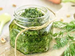 Pesto Aux Fanes De Carottes Recettes Recette Recette Pesto Carotte Fane Pesto