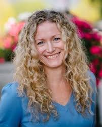 Kia Sanford's Instagram, Twitter & Facebook