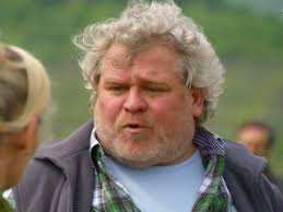 Ďalšia smutná správa v umeleckom svete: Zomrel herec a režisér z Búrlivého  vína!