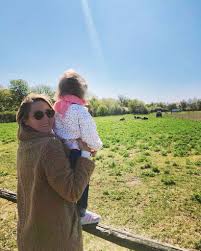 Maybe you would like to learn more about one of these? Schwangere Moderatorin Alina Merkau Verrat Babygeschlecht Promiflash De