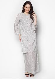 Kainnya sejuk, lagi lembut di kulit. Baju Kurung Sharmila From Butik Sireh Pinang In White Baju Kurung Moden Net Pakaian Pesta Gaun Prom Panjang Baju Kurung