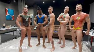 Flaccid - bodybuilders: Superheroes posing naked - ThisVid.com