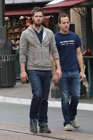 Luke Macfarlane And Boyfriend Man In Love Dating Men Celebrities Male
