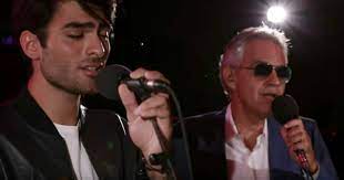 Последние твиты от andrea bocelli (@andreabocelli). Andrea Bocelli Und Sein Attraktiver Sohn Covern Ed Sheeran Song