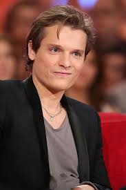 Alors je fermais les yeux, à m'en fendre les paupières pendant que pour. Epingle Sur G U E U L E S De France