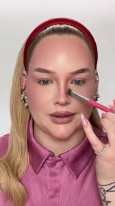 a full face with one lipstick?! THIS IS WILD! 🫨