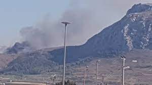 Μάχη να ελεγχθεί η φωτιά πριν πέσει το σκοτάδι. Nu1j6vlhmsa3pm