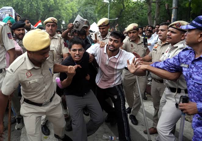 CJP Protest LIVE | Cockroach Janta Party Jantar Mantar Photos Update; Sonam  Wangchuk Abhijeet Dipke Parliament March
