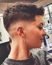 Si la vida te da una tomboy musculosa, déjate confundir. 😎😂🏳️‍🌈