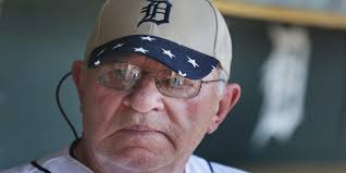 Earl Robinette, Tigers sign 1-day contract