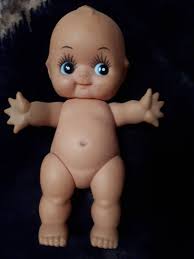 Mothers Day Gift?? NEW The Body Shop Strawberry Scented Products in a heart  shaped gift box, $30 may be able to deliver depends