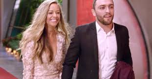 Everyone S Personality Matches A Love Is Blind Couple Which One Are You In 2020 Women Perfect Dress Style