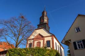 Er wurde 316 oder 317 in ungarn geboren und trat mit 15 jahren in die römische armee ein. Pfarrgemeinde St Martin Pfarrgruppe Ober Erlenbach Burgholzhausen