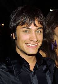 Gael Garcia Bernal Amores Perros Premiere 2001 Gael Garcia Bernal Gael Garcia Handsome Actors