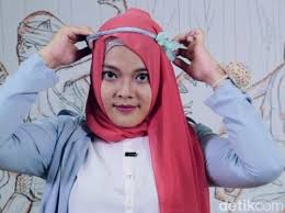Tutorial Hijab Pashmina Dengan Headband Kurang Dari 1 Menit