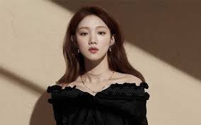 Naturally, when netizens compare her before and after photos, they come to the conclusion that she has undergone the knife. Lee Sung Kyung Plastic Surgery Eyelid Surgery Nose Job