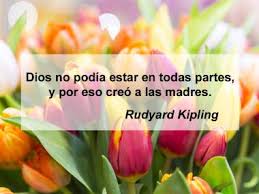 «cuando eres una madre, nunca estas sola en tus pensamientos. 10 Frases Que Van Mas Alla Del Feliz Dia De La Madre Revista Estilo Honduras